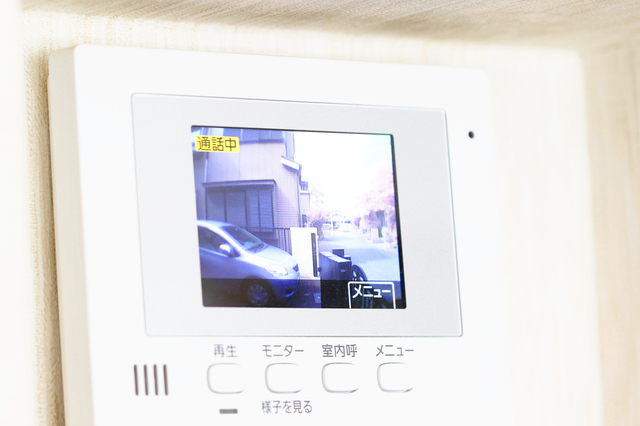 ホームズ 1人暮らしにオートロックは必要 オートロック物件に入居するメリットや注意点を解説 住まいのお役立ち情報