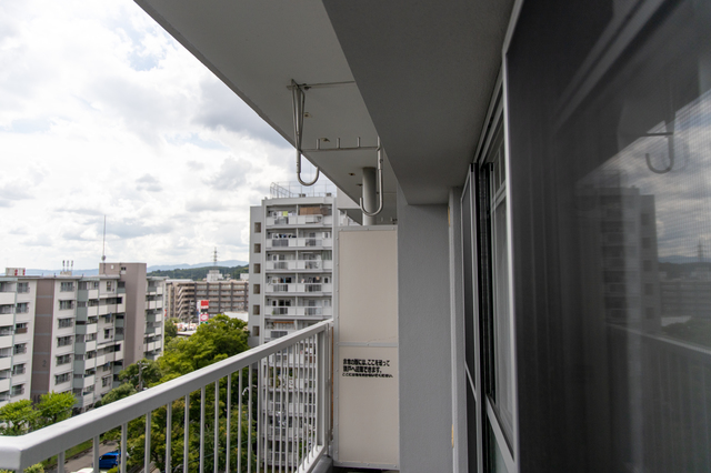 ホームズ 意外と知らない バルコニーの定義やルール 掃除の注意点を解説 住まいのお役立ち情報