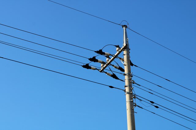 電線 （電柱・電線の話 個人で使えるの？断線の時は？ | 配線