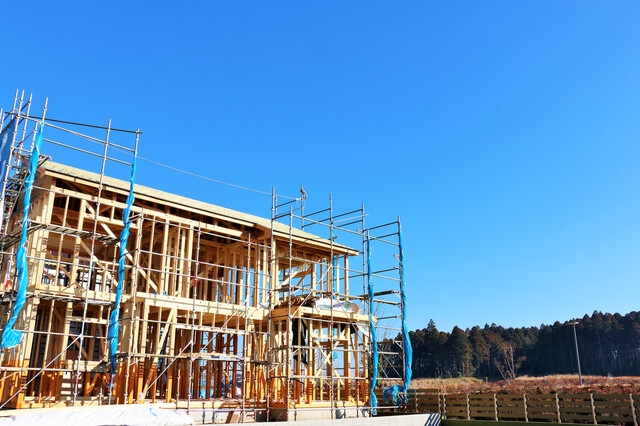ホームズ 家の建替え中の仮住まいはどうする 期間や費用の目安 探し方のコツを解説 住まいのお役立ち情報
