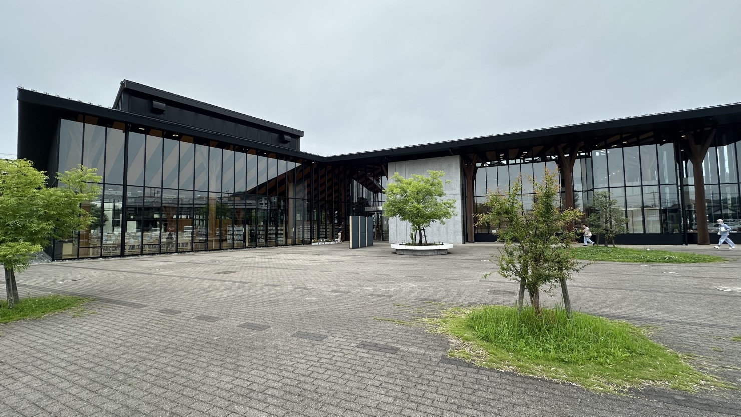 飯能図書館