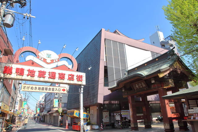 ホームズ】【山手線の魅力を探る・巣鴨駅 1】とげぬき地蔵通りは江戸時代からの繁華街！ | 住まいのお役立ち情報
