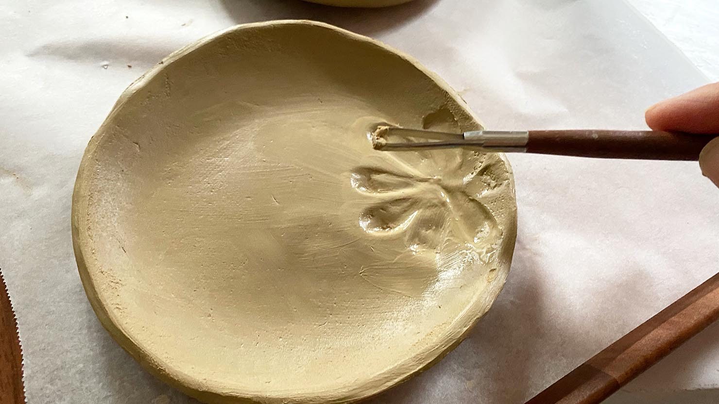 ホームズ オーブン粘土でマイ食器を作ってみた おうち陶芸を楽しむポイント 暮らし方から物件探し ホームズ オーブン粘土でマイ食器を作ってみた おうち陶芸を楽しむポイント 暮らし方から物件探し