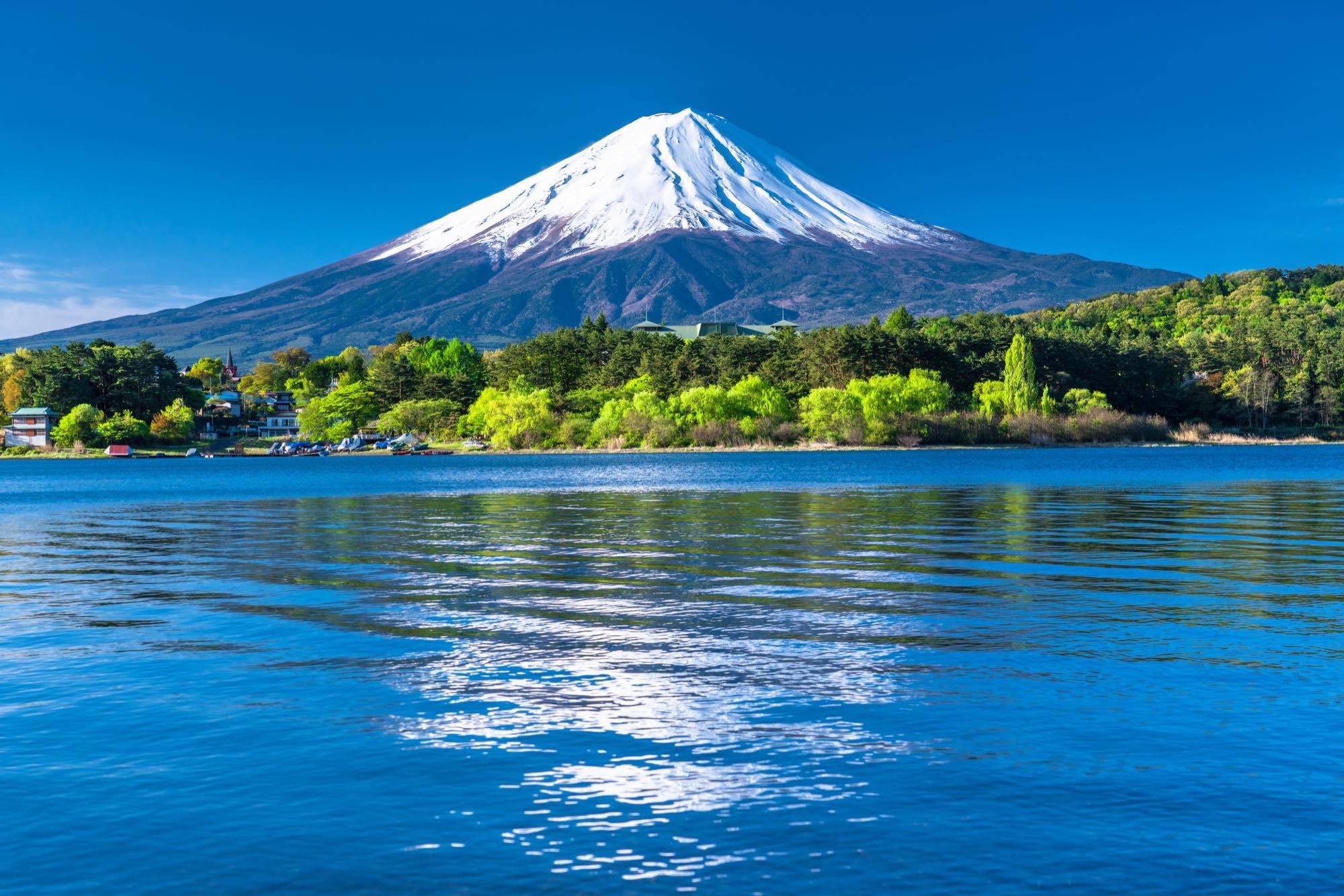 窓から富士山を望む暮らし。四季折々の富士山を眺めて暮らそう