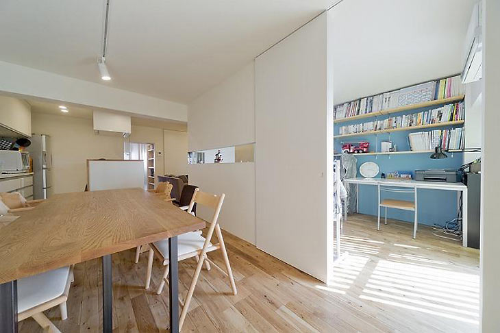 ホームズ リビング経由の子供部屋はダイニングヨコに配置 スリット窓で家族の気配を感じる家