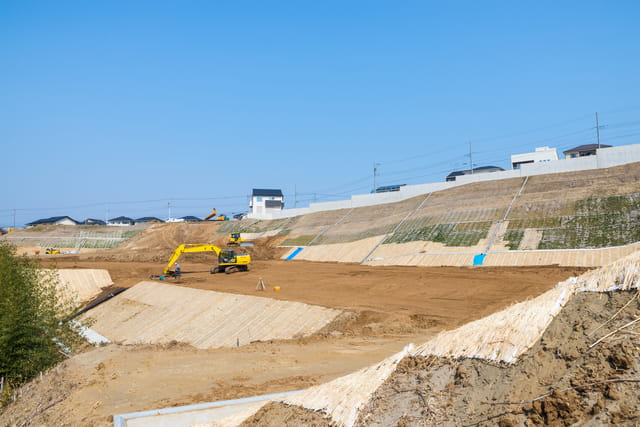 ホームズ 盛土とは 盛土の意味を調べる 不動産用語集